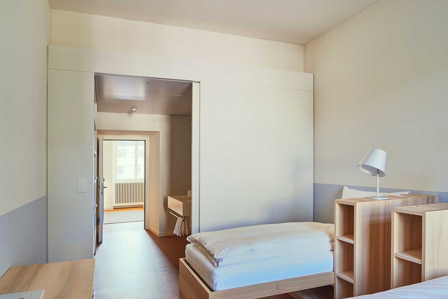 RWY5864r MIR Hotelzimmer.jpg