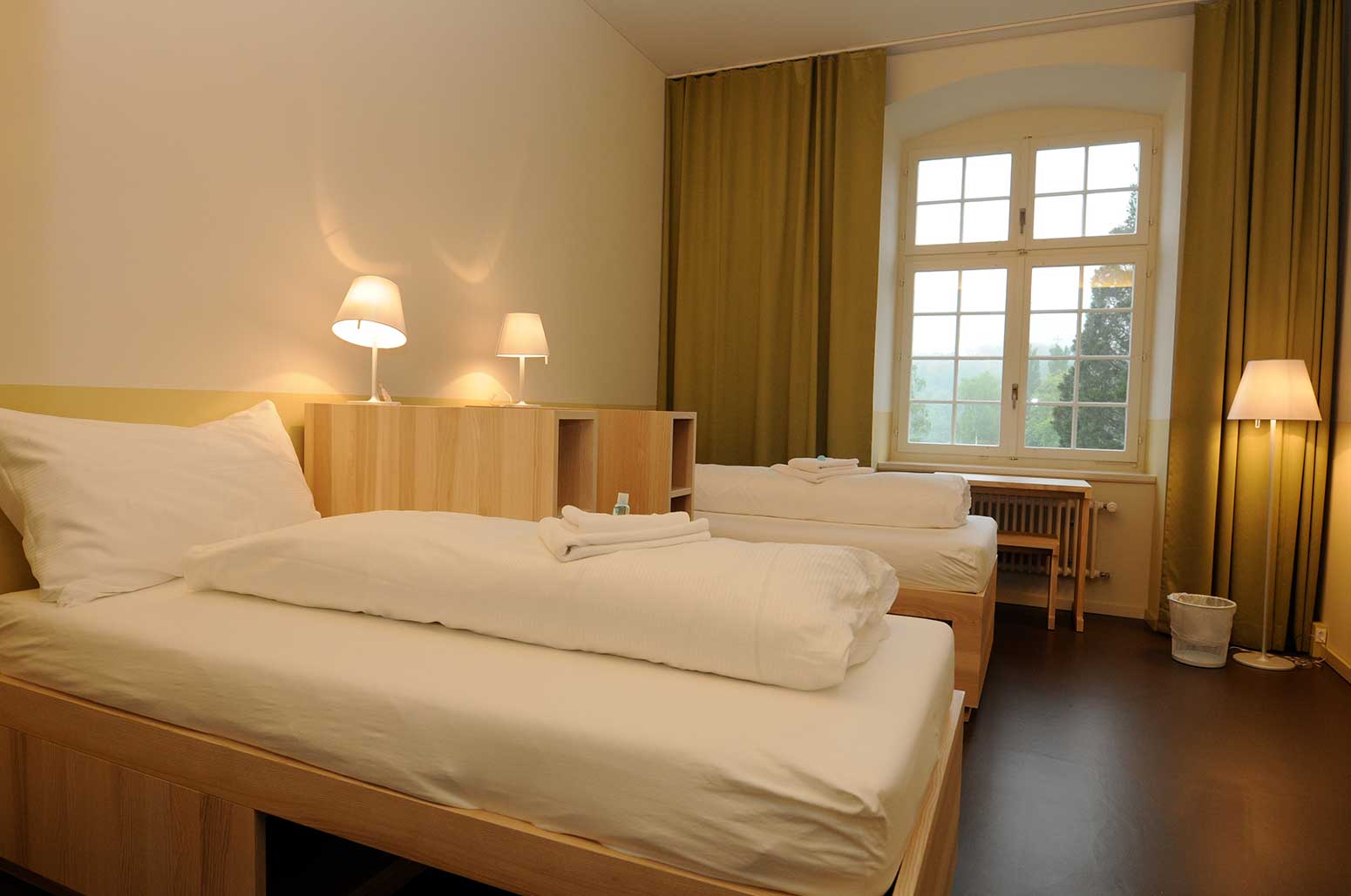 SN Hoffmann  Hotelzimmer 2014 grun.jpg